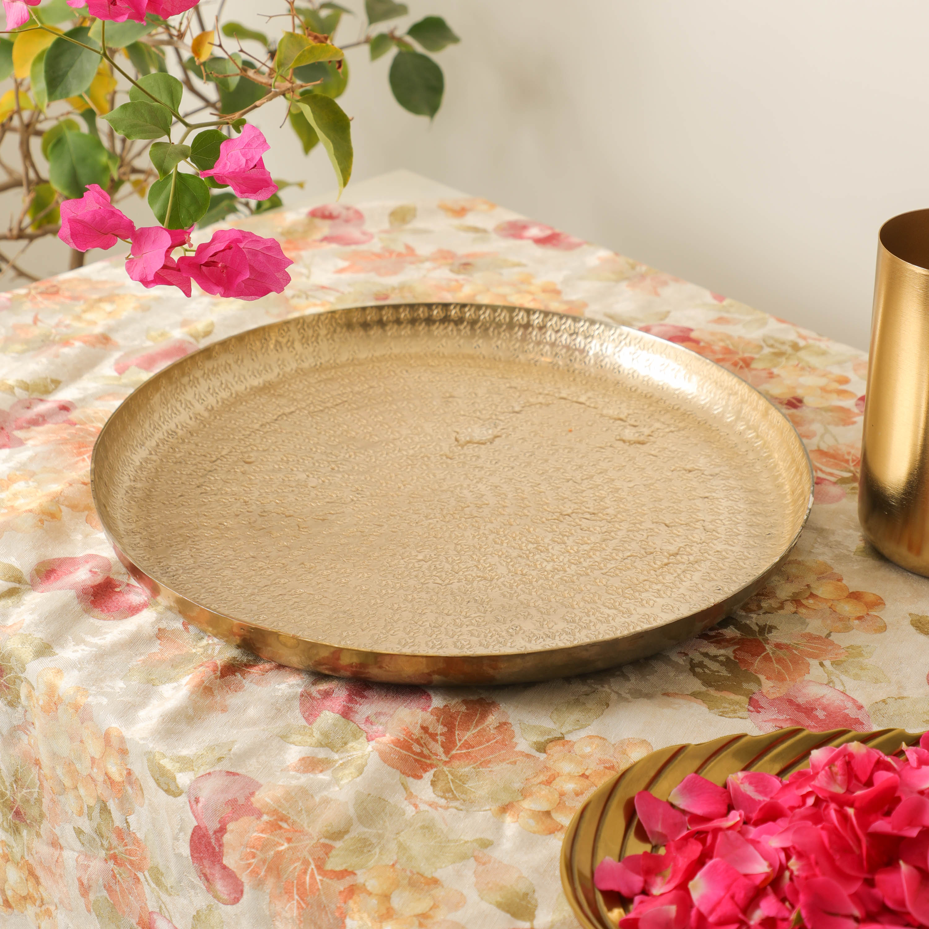 Metal urli decor