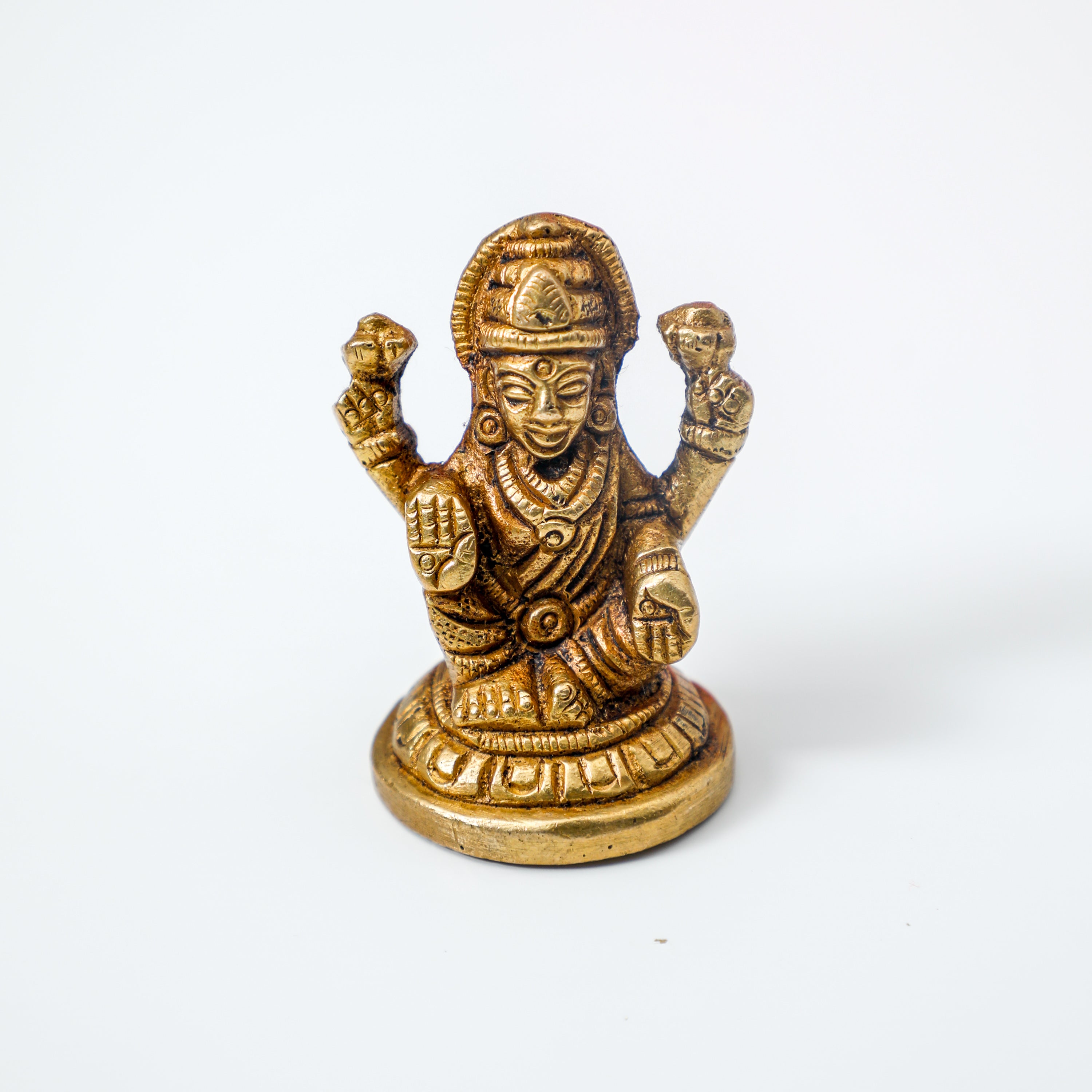 Brass Laxmi idols are made of 100% brass.