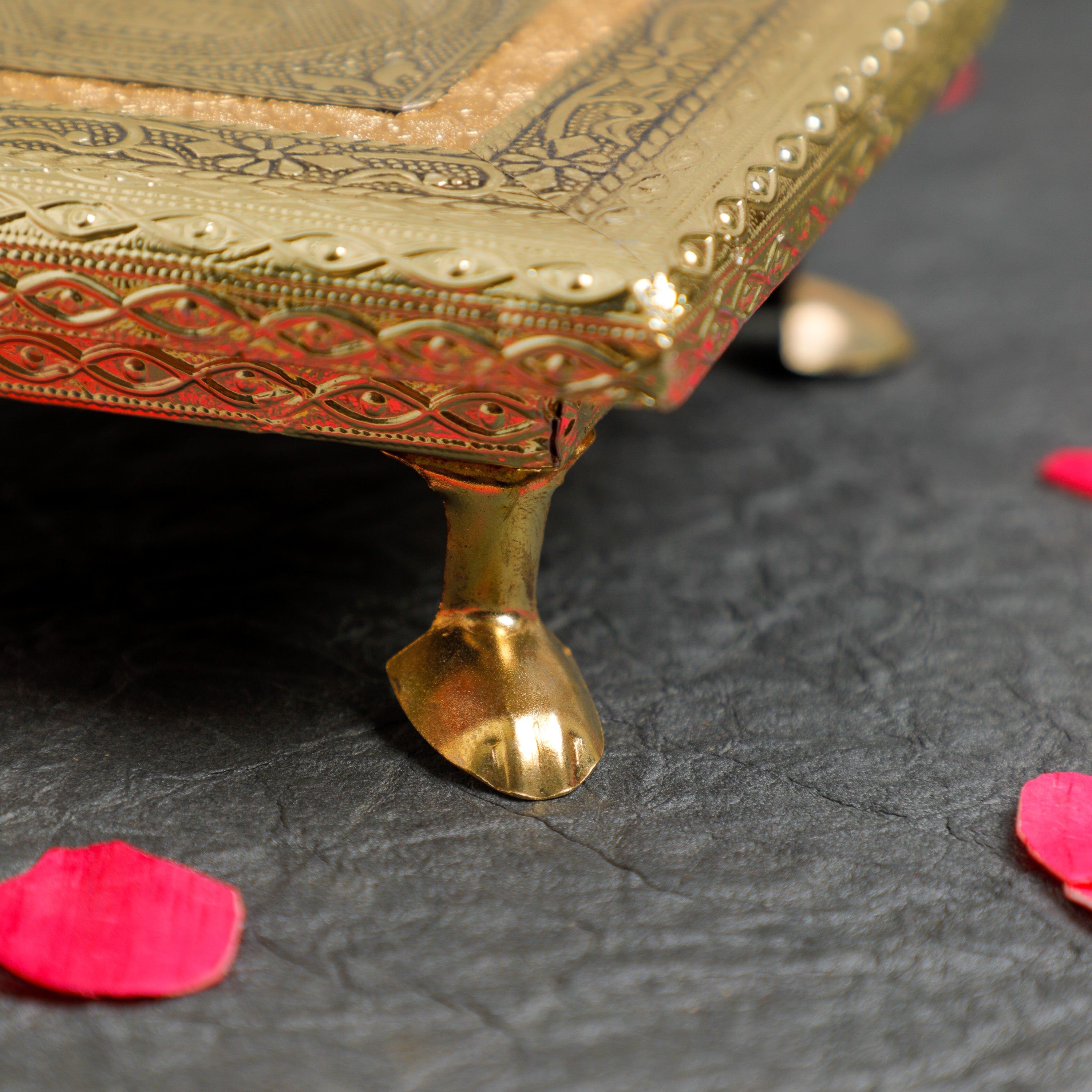carefully crafted idol decor products
