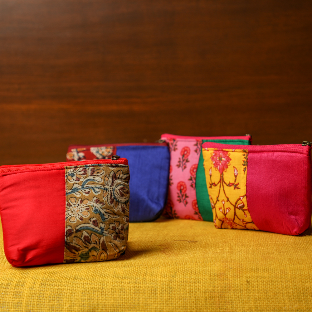 Make up pouches for sale in the USA