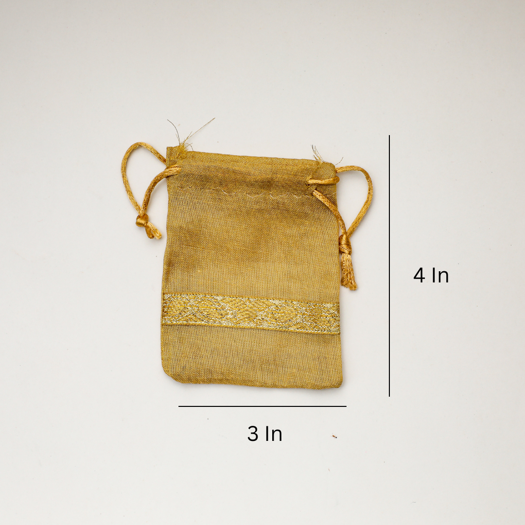 It's a stylish and practical choice for gift packing